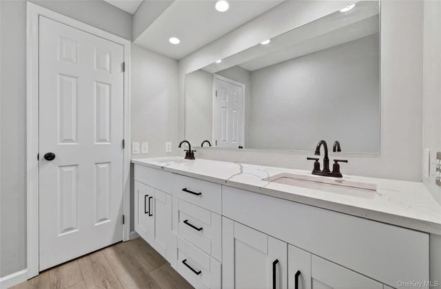 2 Scandell Court, Tomkins Cove, NY 10986