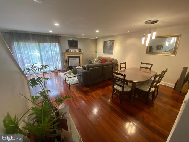 2104 SENECA RUN, Ambler, PA 19002