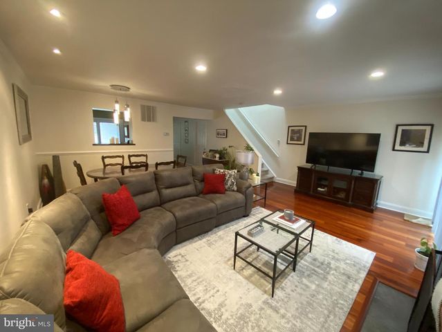 2104 SENECA RUN, Ambler, PA 19002