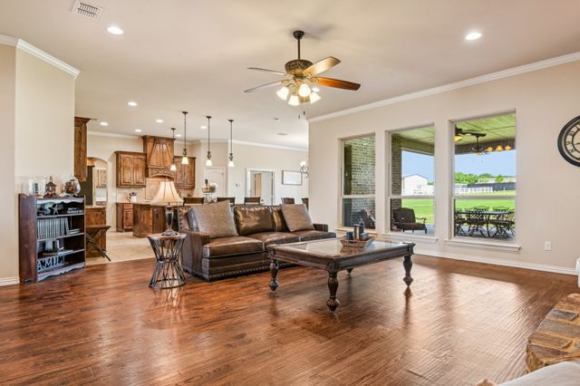 100 Pack Saddle Trail, Weatherford, TX 76088