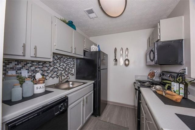 1000 Lake Ridge Parkways 0512, Riverdale, GA 30296