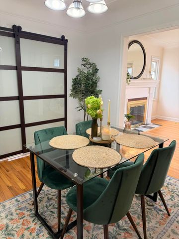 2611 Colrain Drive, Waterford, MI 48328