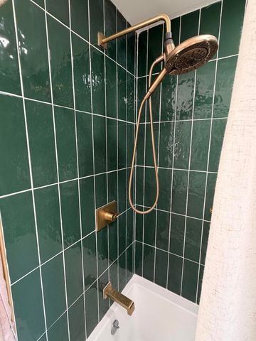 2611 Colrain Drive, Waterford, MI 48328