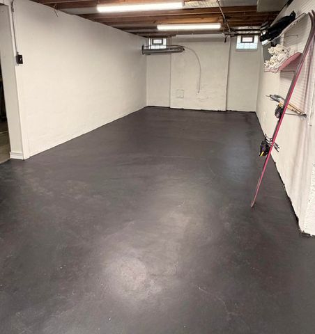 2611 Colrain Drive, Waterford, MI 48328