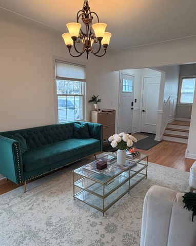 2611 Colrain Drive, Waterford, MI 48328