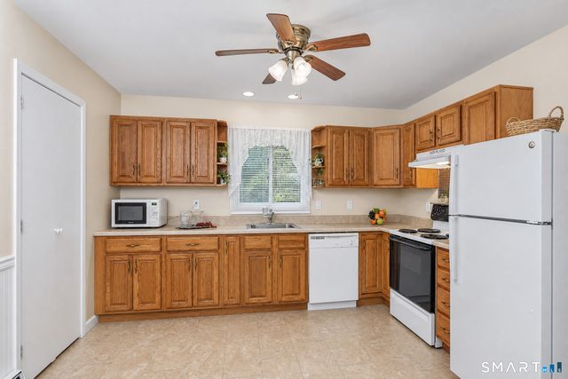 16 Jotham Road, New Milford, CT 06776