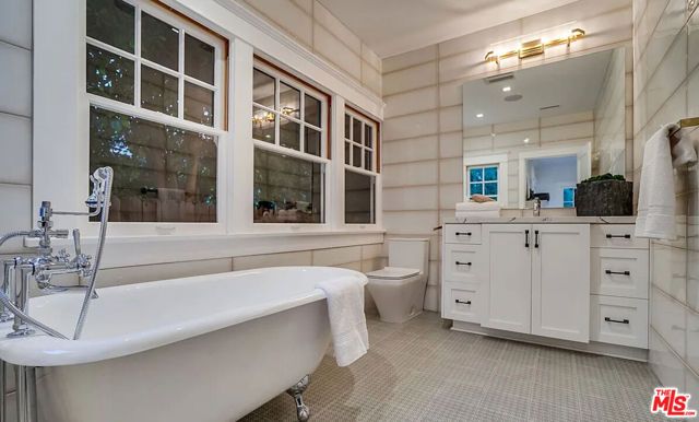 1524 N Sierra Bonita Avenue, Los Angeles, CA 90046