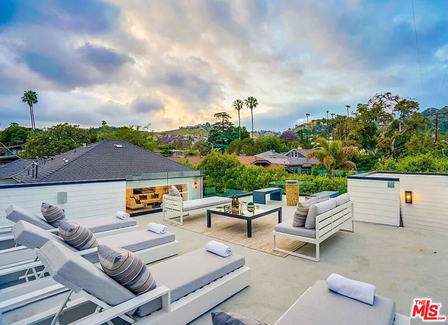 1524 N Sierra Bonita Avenue, Los Angeles, CA 90046