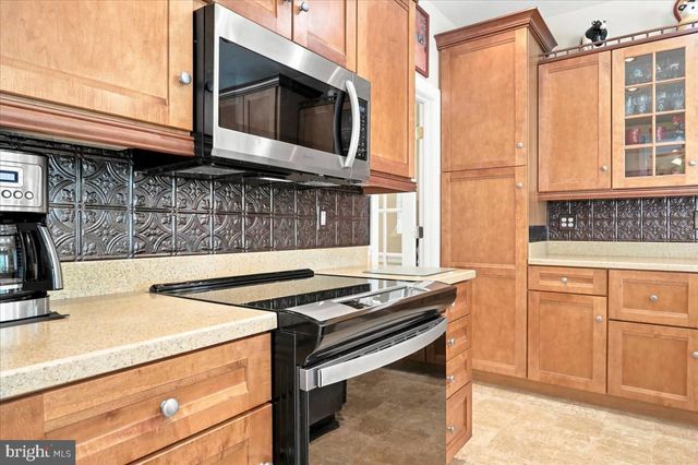 4854 CHERRY RUN RD, Hedgesville, WV 25427