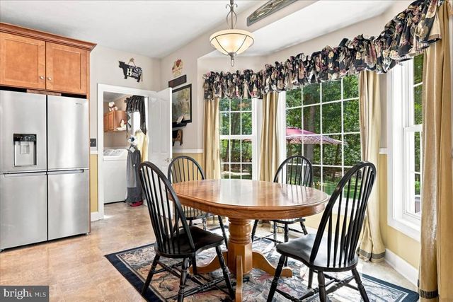 4854 CHERRY RUN RD, Hedgesville, WV 25427