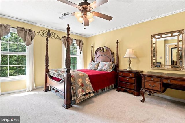 4854 CHERRY RUN RD, Hedgesville, WV 25427