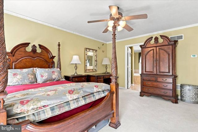 4854 CHERRY RUN RD, Hedgesville, WV 25427