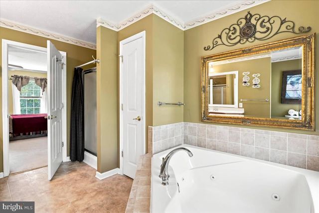4854 CHERRY RUN RD, Hedgesville, WV 25427