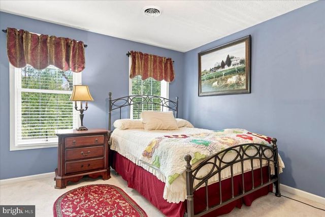 4854 CHERRY RUN RD, Hedgesville, WV 25427