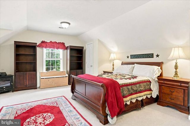 4854 CHERRY RUN RD, Hedgesville, WV 25427