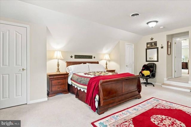 4854 CHERRY RUN RD, Hedgesville, WV 25427