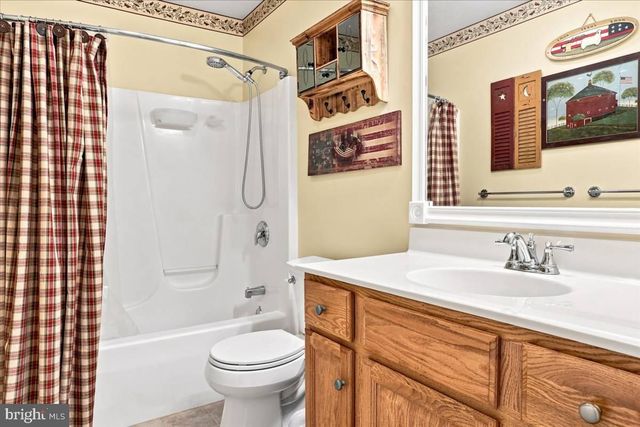 4854 CHERRY RUN RD, Hedgesville, WV 25427