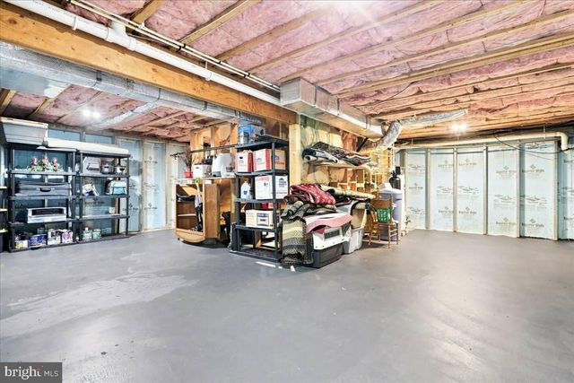 4854 CHERRY RUN RD, Hedgesville, WV 25427