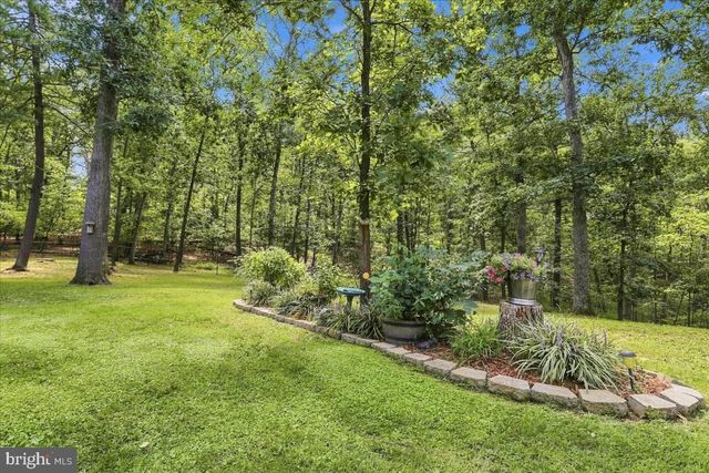 4854 CHERRY RUN RD, Hedgesville, WV 25427