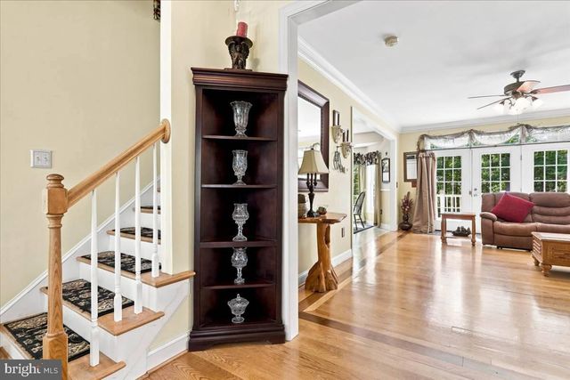 4854 CHERRY RUN RD, Hedgesville, WV 25427
