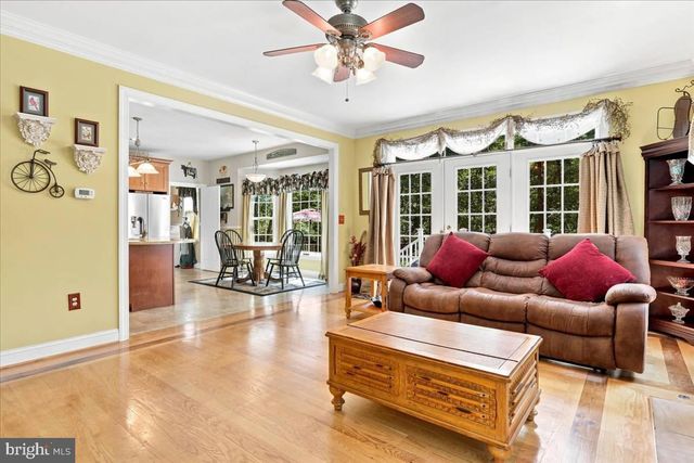 4854 CHERRY RUN RD, Hedgesville, WV 25427