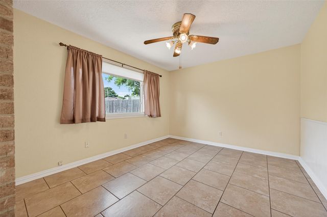 21315 Meadowhill Drive, Spring, TX 77388