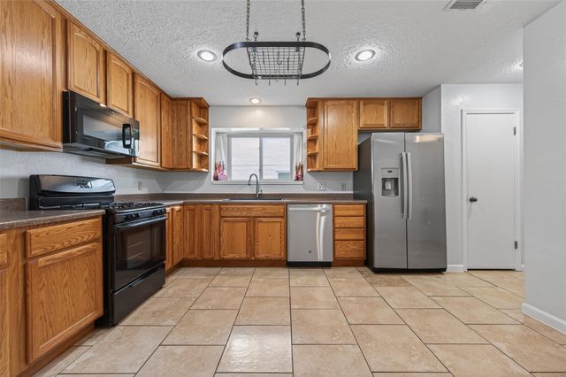 21315 Meadowhill Drive, Spring, TX 77388