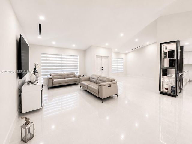 15690 SW 153rd Ct, Miami, FL 33187