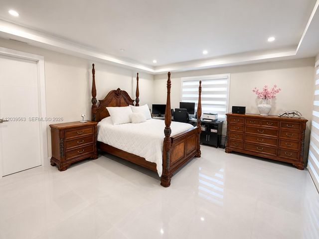 15690 SW 153rd Ct, Miami, FL 33187