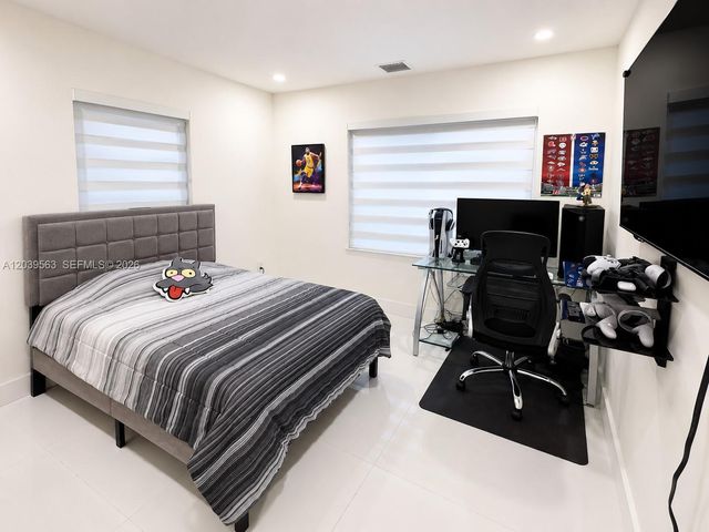 15690 SW 153rd Ct, Miami, FL 33187