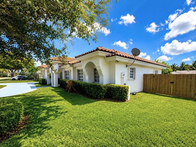 15690 SW 153rd Ct, Miami, FL 33187