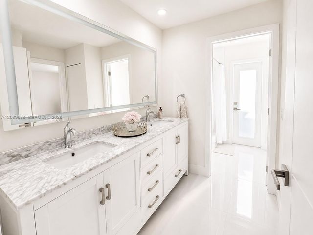 15690 SW 153rd Ct, Miami, FL 33187