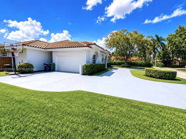 15690 SW 153rd Ct, Miami, FL 33187