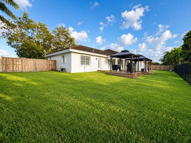 15690 SW 153rd Ct, Miami, FL 33187