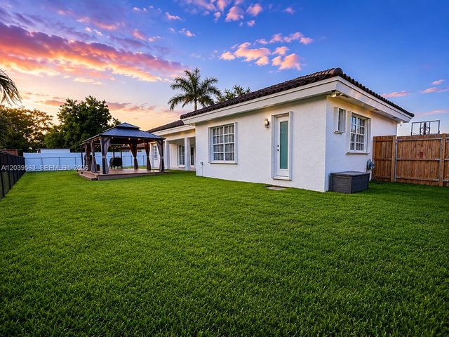 15690 SW 153rd Ct, Miami, FL 33187