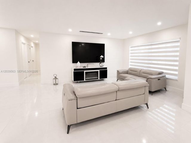 15690 SW 153rd Ct, Miami, FL 33187