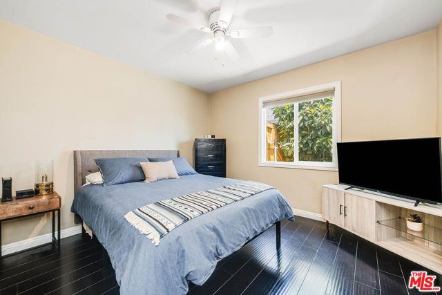 17150 Cantlay Street, Los Angeles, CA 91406