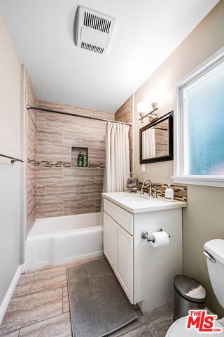 17150 Cantlay Street, Los Angeles, CA 91406