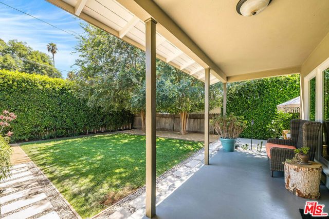 17150 Cantlay Street, Los Angeles, CA 91406