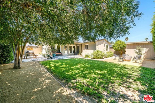 17150 Cantlay Street, Los Angeles, CA 91406