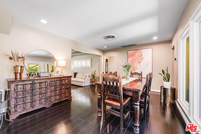 17150 Cantlay Street, Los Angeles, CA 91406