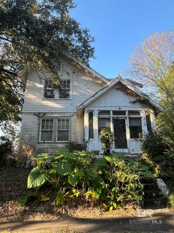 218 5th Street, Chickasaw, AL 36611