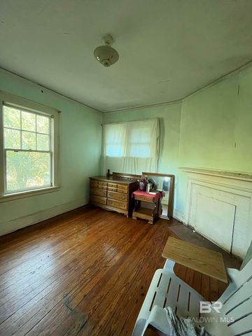 218 5th Street, Chickasaw, AL 36611