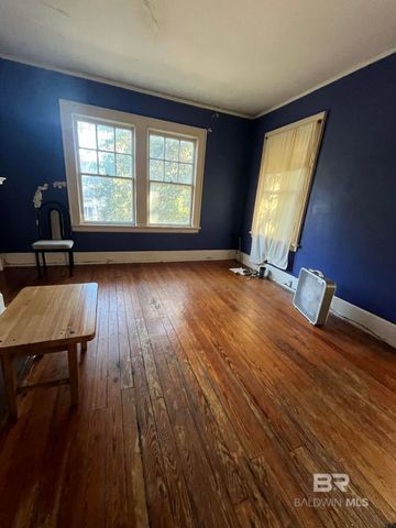 218 5th Street, Chickasaw, AL 36611