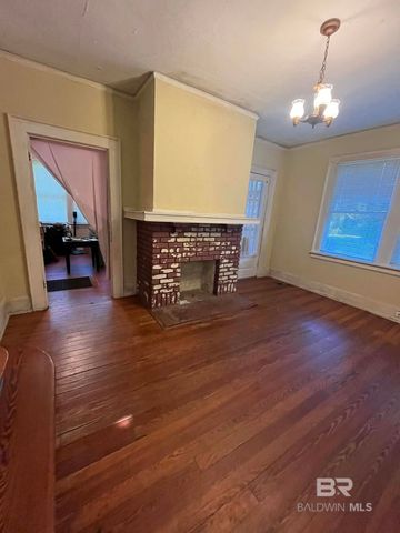 218 5th Street, Chickasaw, AL 36611