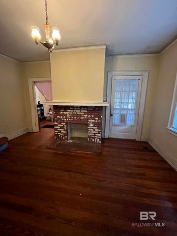 218 5th Street, Chickasaw, AL 36611
