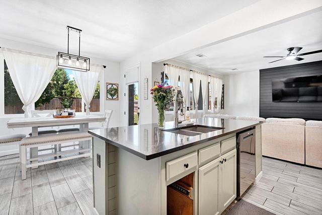 149 Dalton, Sanger, CA 93657