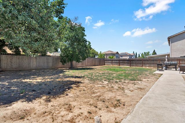 149 Dalton, Sanger, CA 93657
