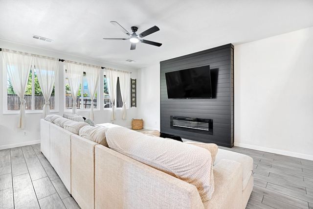 149 Dalton, Sanger, CA 93657