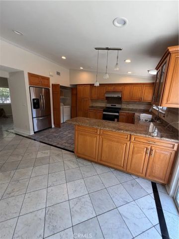22346 Hartland Street, Canoga Park, CA 91303